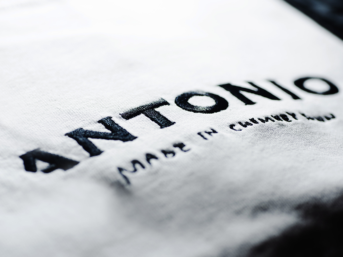 ANTONIO Tシャツデザインの制作物画像